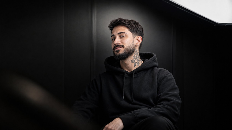 Retrato de Lucas Milagres, designer grafico e motion designer